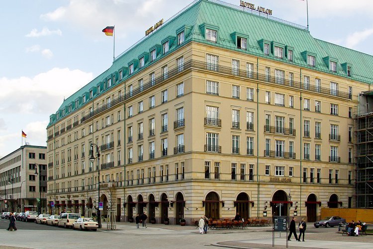 The exterior of the Hotel Adlon | copyright:Raimond Spekking